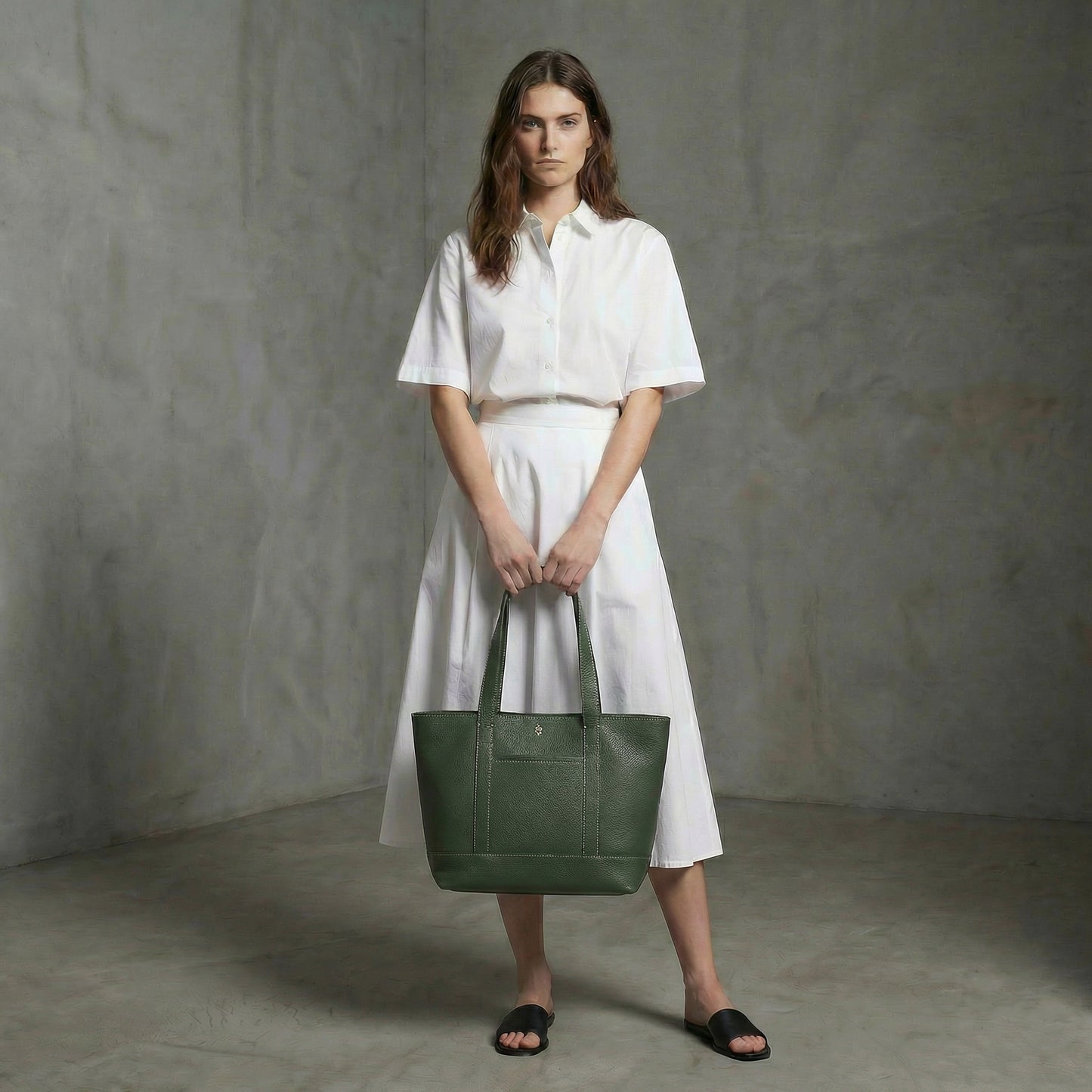 Large Carolyn Tote in Holly Green